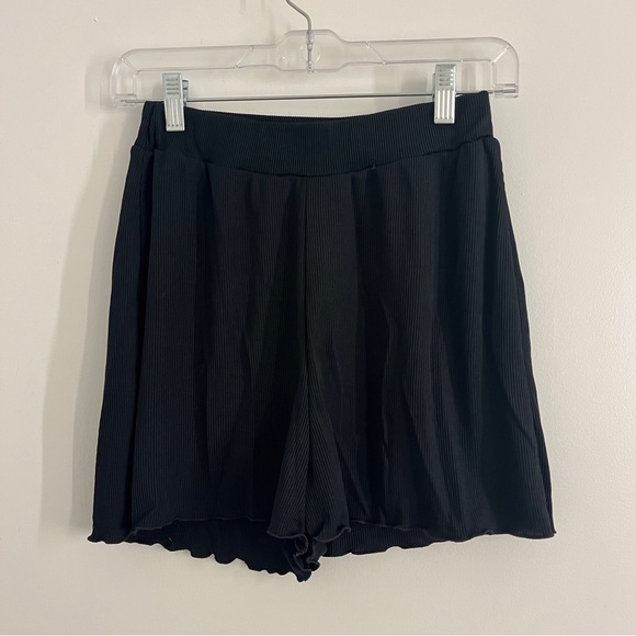 Boohoo Pants - boohoo ribbed black shorts